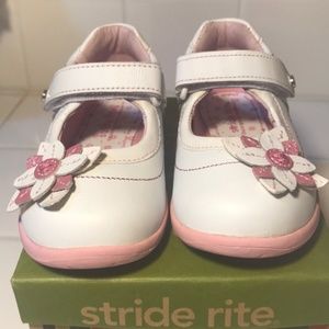 NEW Stride Rite Leather Mary Janes, size baby 5M
